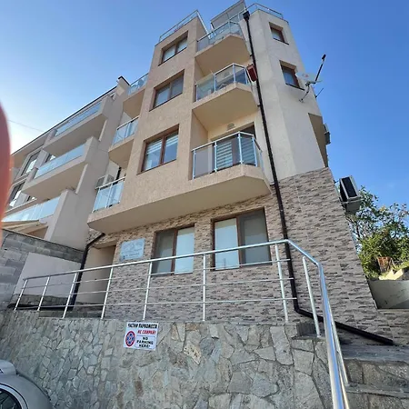 Nj Luxury Breeze * Варна